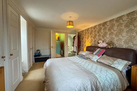 8 Green Meadows, Eythorne, Dover, CT15 4GP