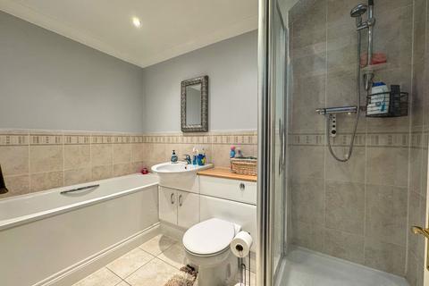 8 Green Meadows, Eythorne, Dover, CT15 4GP