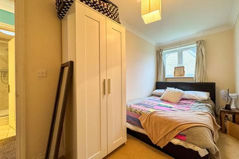 8 Green Meadows, Eythorne, Dover, CT15 4GP