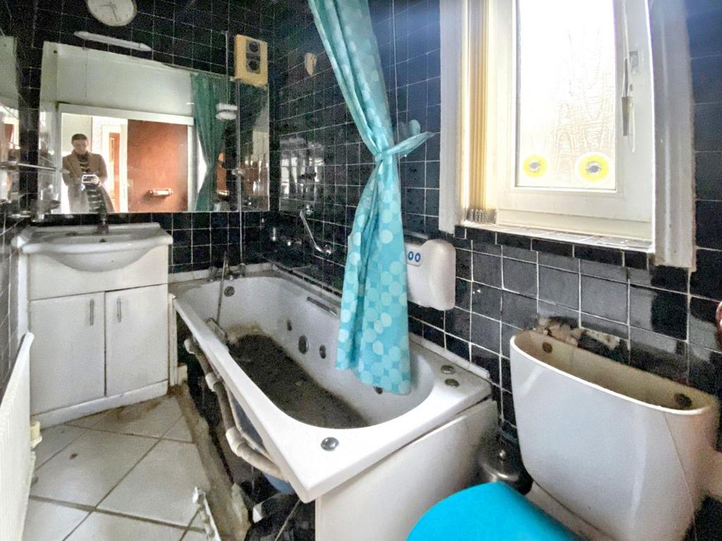 Family bathroom