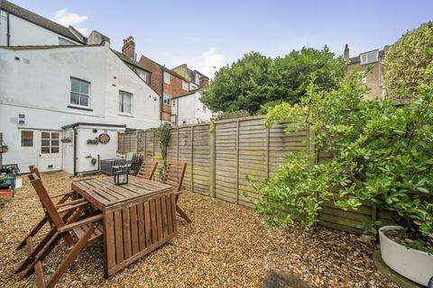 39b Woodland Road, London, SE19 1NU