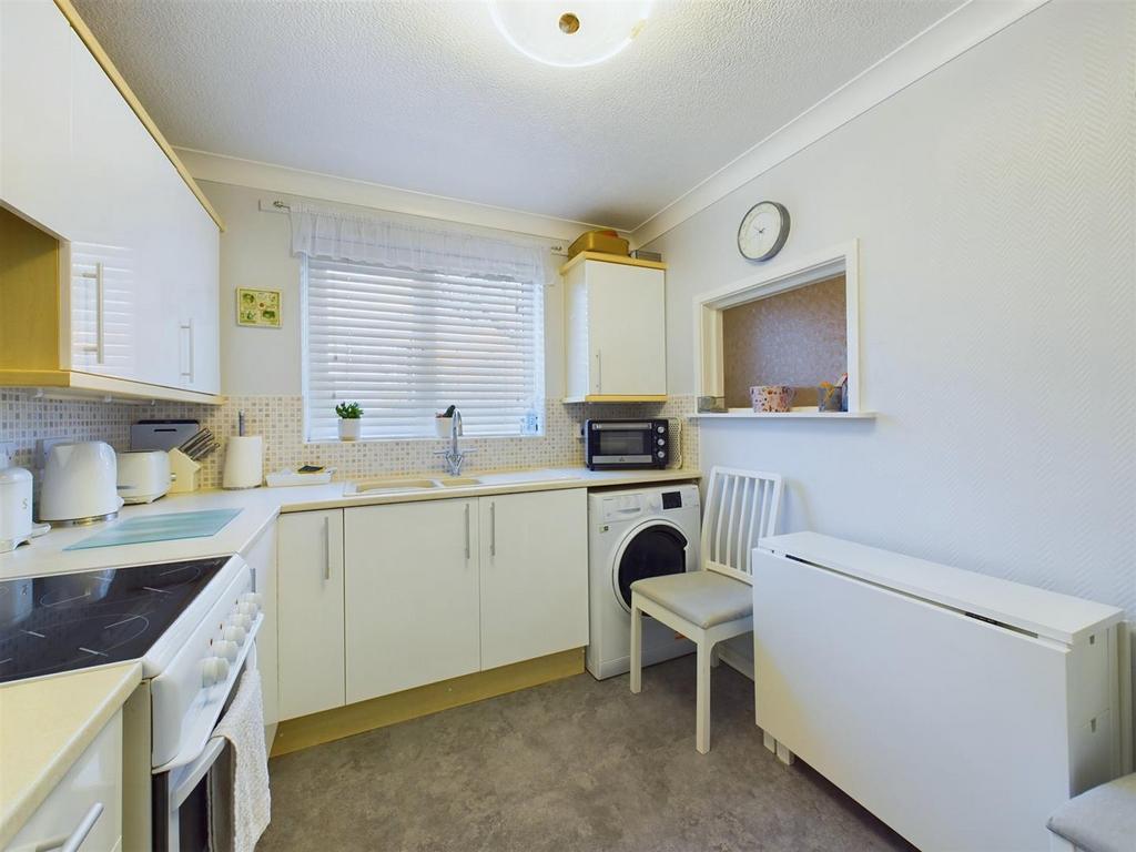 Kitchen: