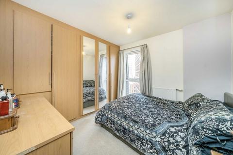 1 bedroom flat for sale, Shearwater Drive, London NW9