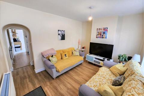 2 bedroom end of terrace house for sale, Leesland Road, Hampshire PO12