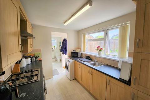 2 bedroom end of terrace house for sale, Leesland Road, Hampshire PO12