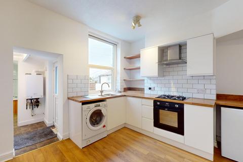 2 bedroom terraced house to rent, Mayfield Terrace, Harrogate, North Yorkshire