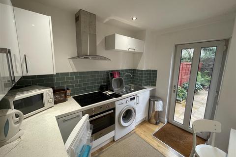 Studio to rent, Old Vicarage Place - Clifton Bristol