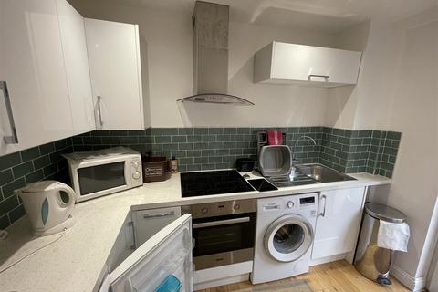 Studio to rent, Old Vicarage Place - Clifton Bristol