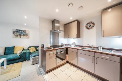 2 bedroom flat for sale, Palma Court, 631-635 Whitton Avenue West, Greenford, UB6