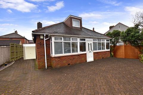 3 bedroom bungalow for sale, Planetrees, Bayton Lane, Yeadon, Leeds, West Yorkshire