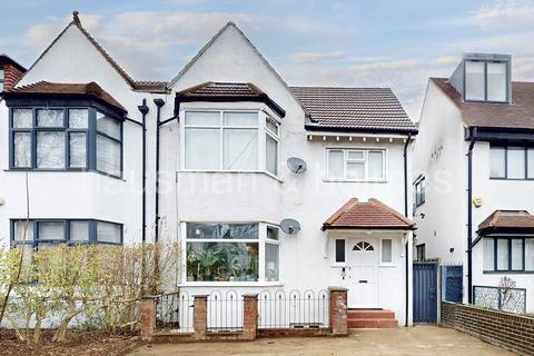 3 bedroom flat for sale, Middleton Road, NW11