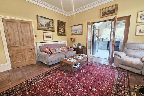 25 Station Road, Knighton, LD7 1DT