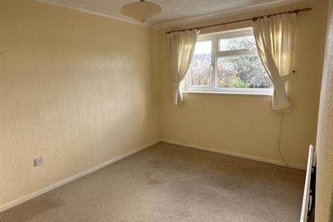 3 bedroom bungalow to rent, Winchester Drive, Prestatyn, LL19