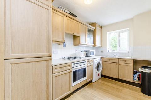 2 bedroom flat for sale, Queens Walk, Ealing, London, W5