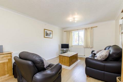 2 bedroom flat for sale, Queens Walk, Ealing, London, W5