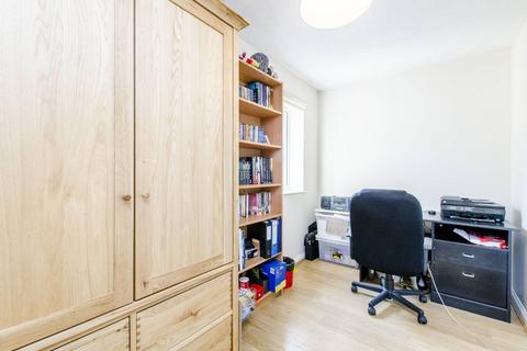 2 bedroom flat for sale, Queens Walk, Ealing, London, W5