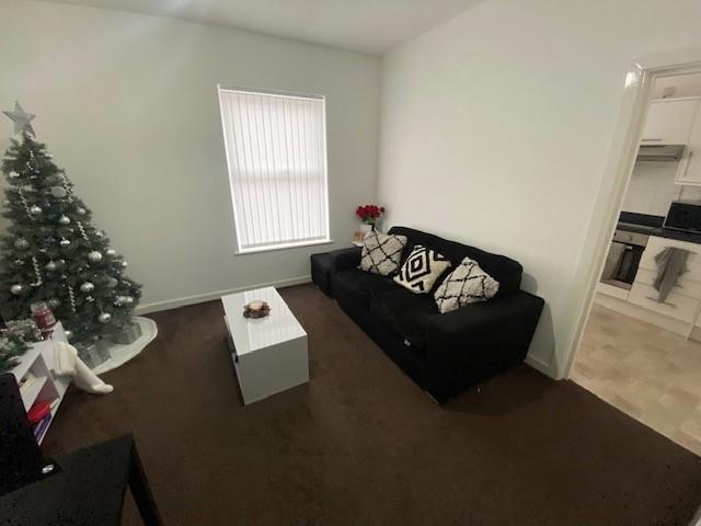 Lounge 1.jpg