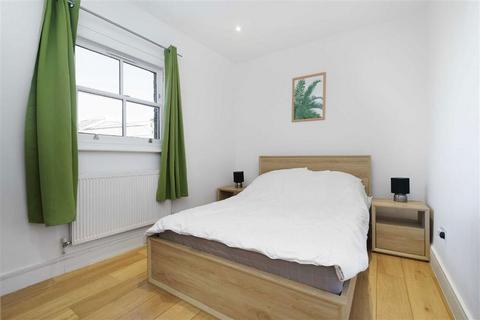 2 bedroom flat to rent, Whitfield Street, London W1T