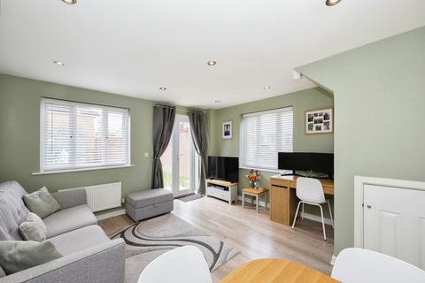 2 bedroom end of terrace house for sale, Sir Henry Brackenbury Road, Ashford, Kent