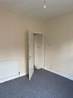 2 bedroom end of terrace house to rent, Newfield Street, Stoke-On-Trent