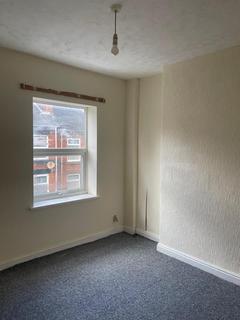 2 bedroom end of terrace house to rent, Newfield Street, Stoke-On-Trent