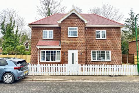 5 bedroom detached house for sale, Millstream Way, Wooburn Moor HP10