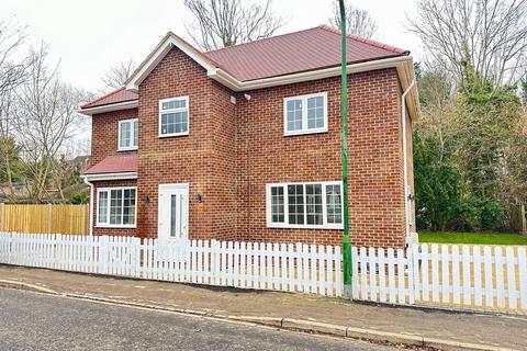 5 bedroom detached house for sale, Millstream Way, Wooburn Moor HP10