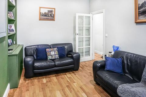 2 bedroom flat for sale, Albert Road, London SE25