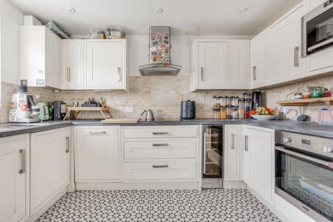 2 bedroom flat for sale, Old Town, Clapham, London