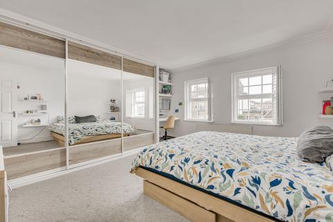 2 bedroom flat for sale, Old Town, Clapham, London