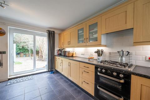 4 bedroom house for sale, Haslemere Gardens, Hayling Island PO11