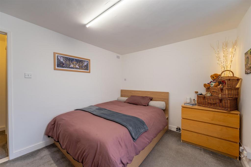 18 Haslemere Gardens-20.jpg