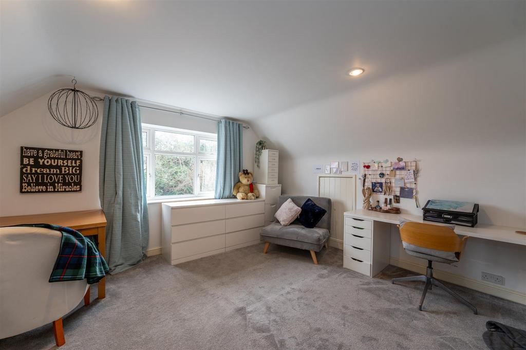 18 Haslemere Gardens-16.jpg