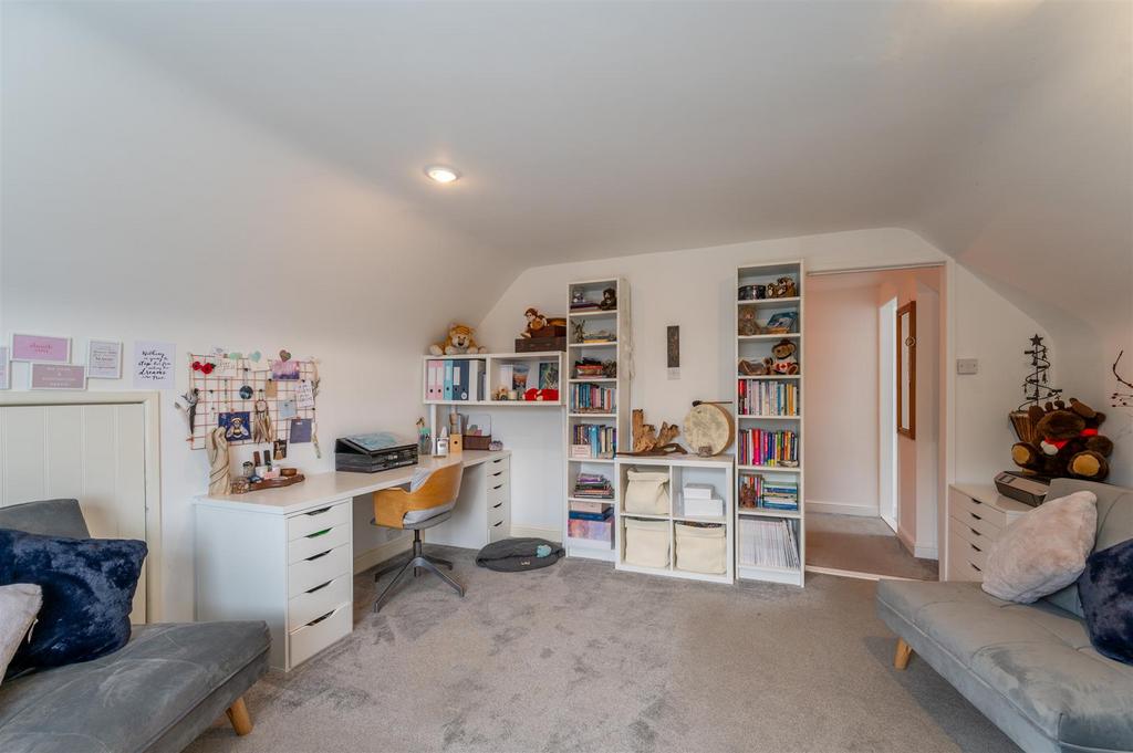 18 Haslemere Gardens-18.jpg