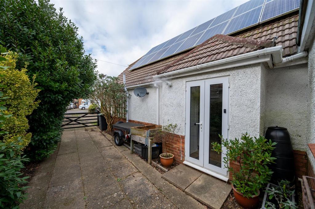 18 Haslemere Gardens-34.jpg