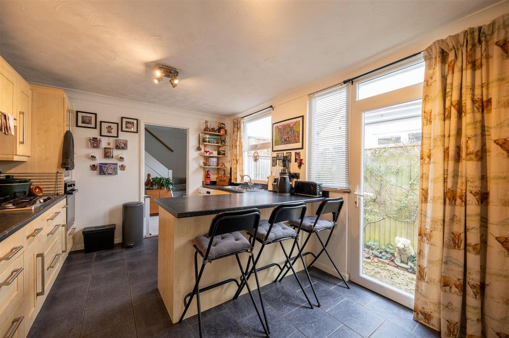 18 Haslemere Gardens-9.jpg