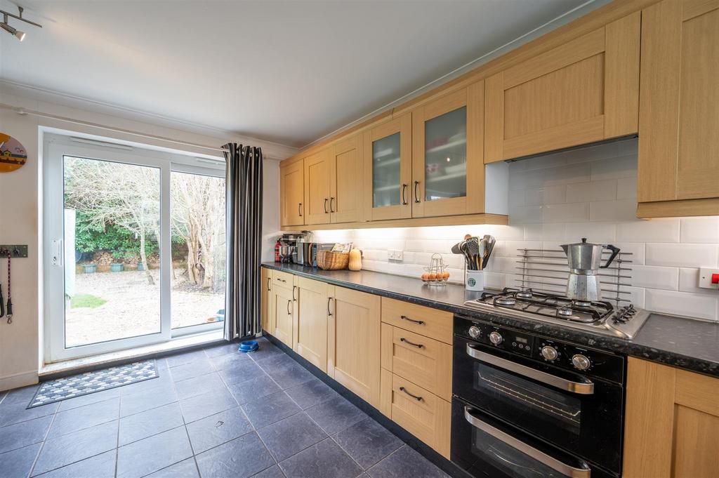 18 Haslemere Gardens-28.jpg