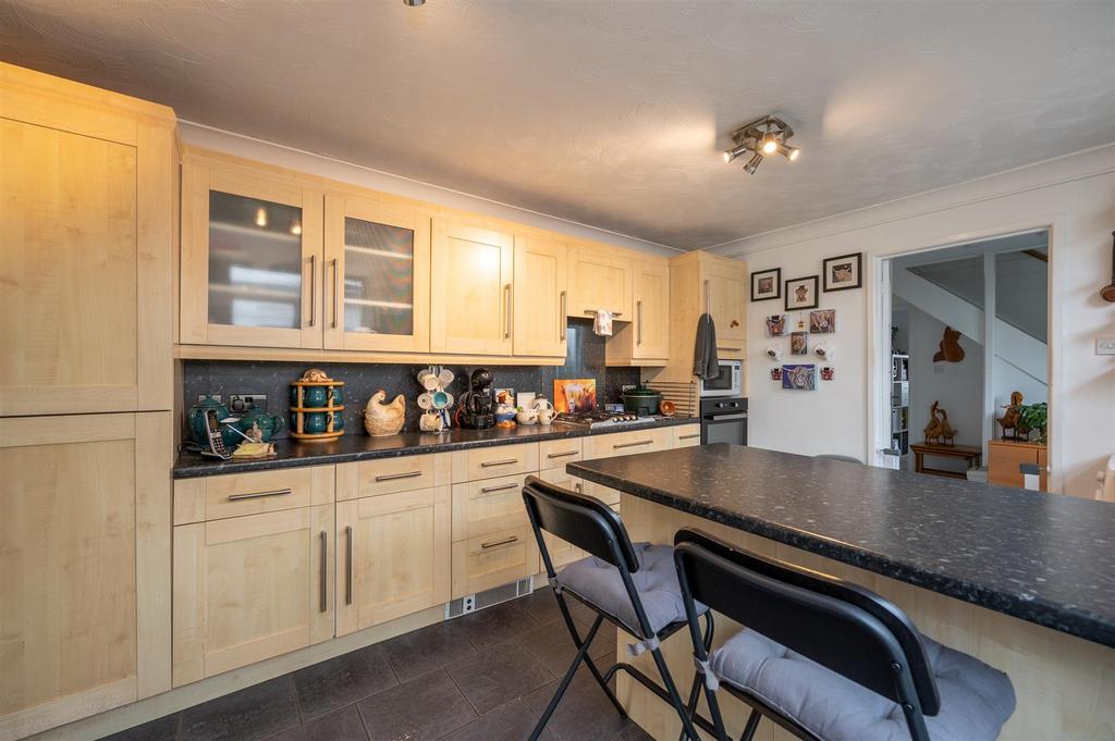 18 Haslemere Gardens-11.jpg