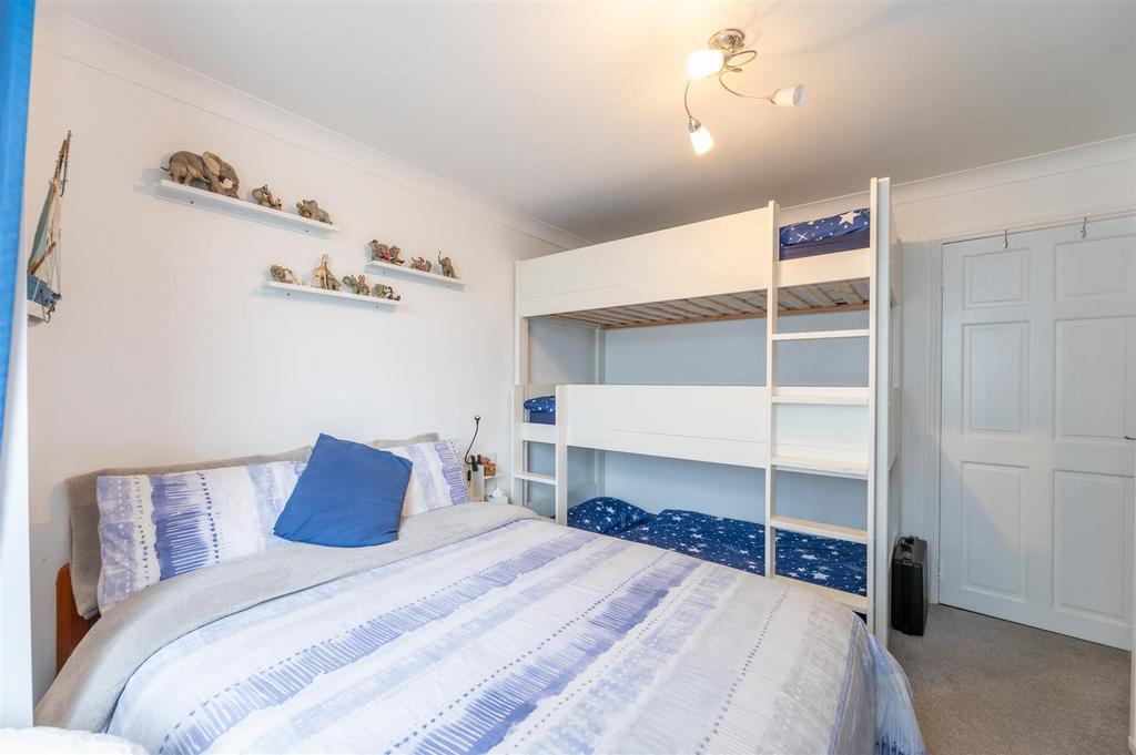 18 Haslemere Gardens-2.jpg