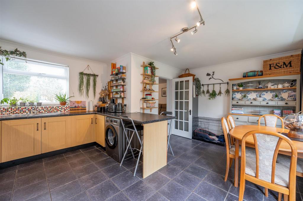 18 Haslemere Gardens-27.jpg