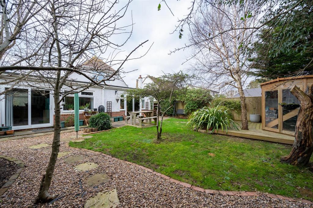 18 Haslemere Gardens-33.jpg