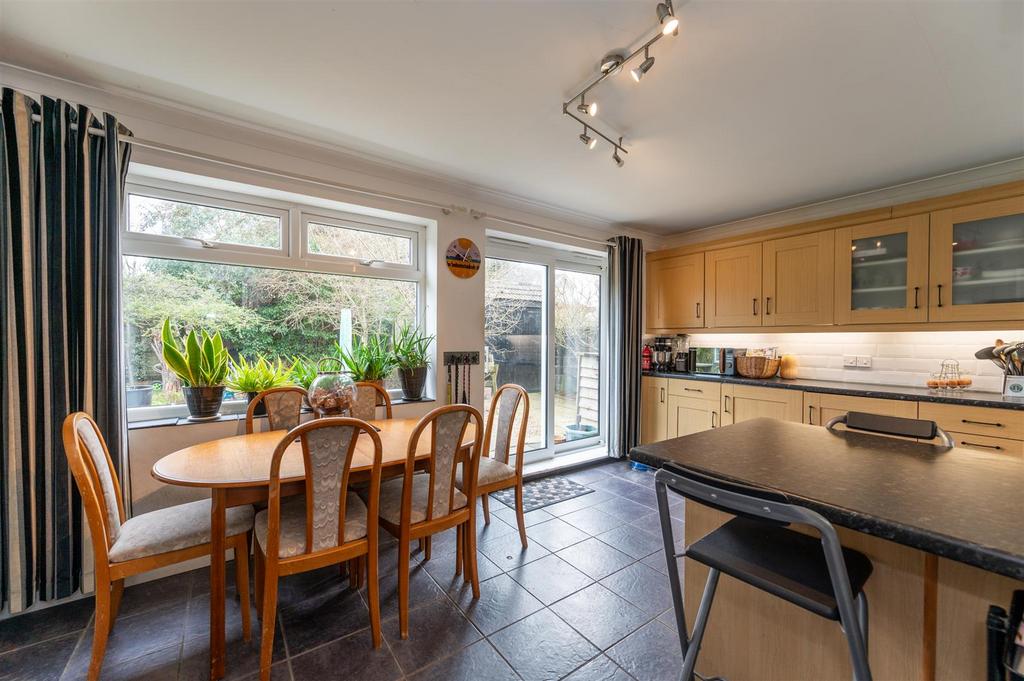 18 Haslemere Gardens-25.jpg