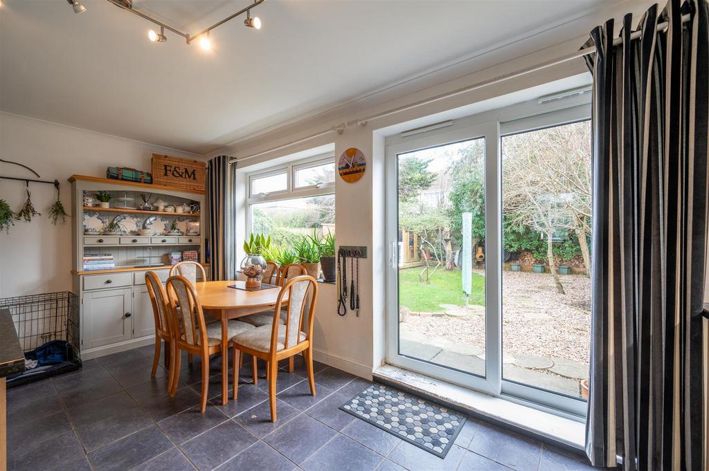 18 Haslemere Gardens-29.jpg