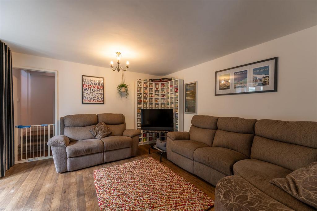 18 Haslemere Gardens-24.jpg