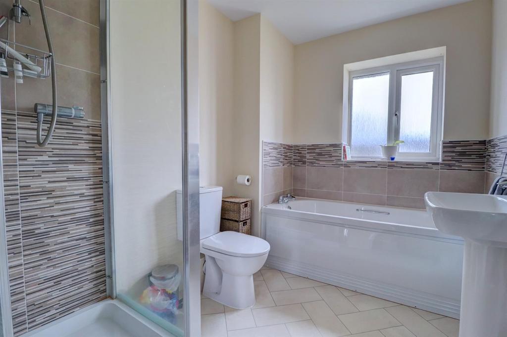 Bathroom .1.jpg