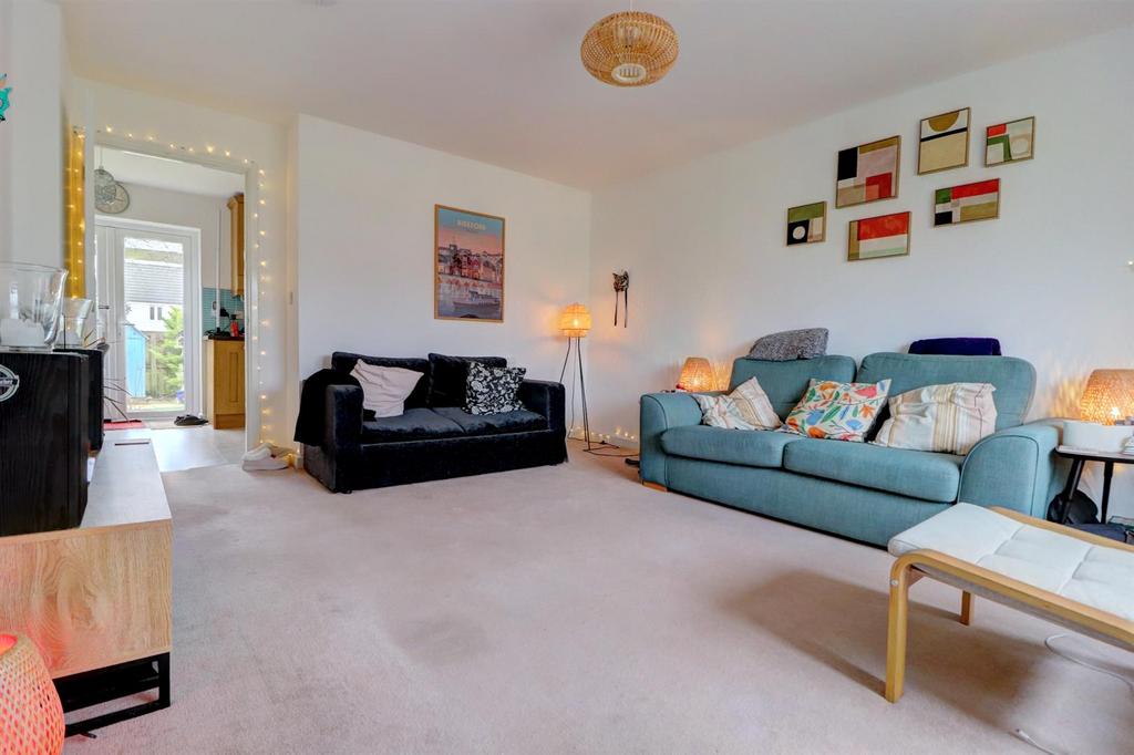 Living Room .2.jpg