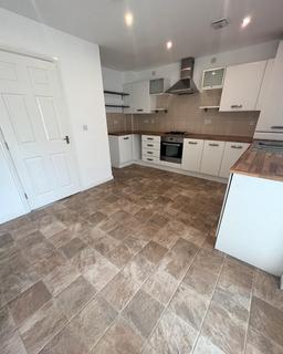 3 bedroom end of terrace house to rent, Mill View, Huddersfield, HD3 4FU