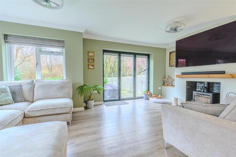 4 bedroom detached house for sale, Claverham Way, Battle
