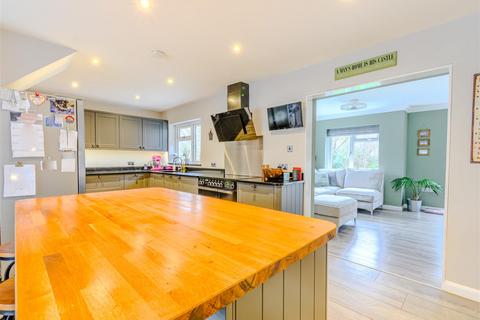 25 Claverham Way, Battle, TN33 0JE