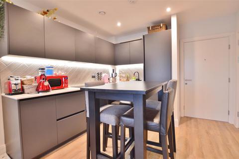 1 bedroom flat for sale, Horlicks Quarter, Slough